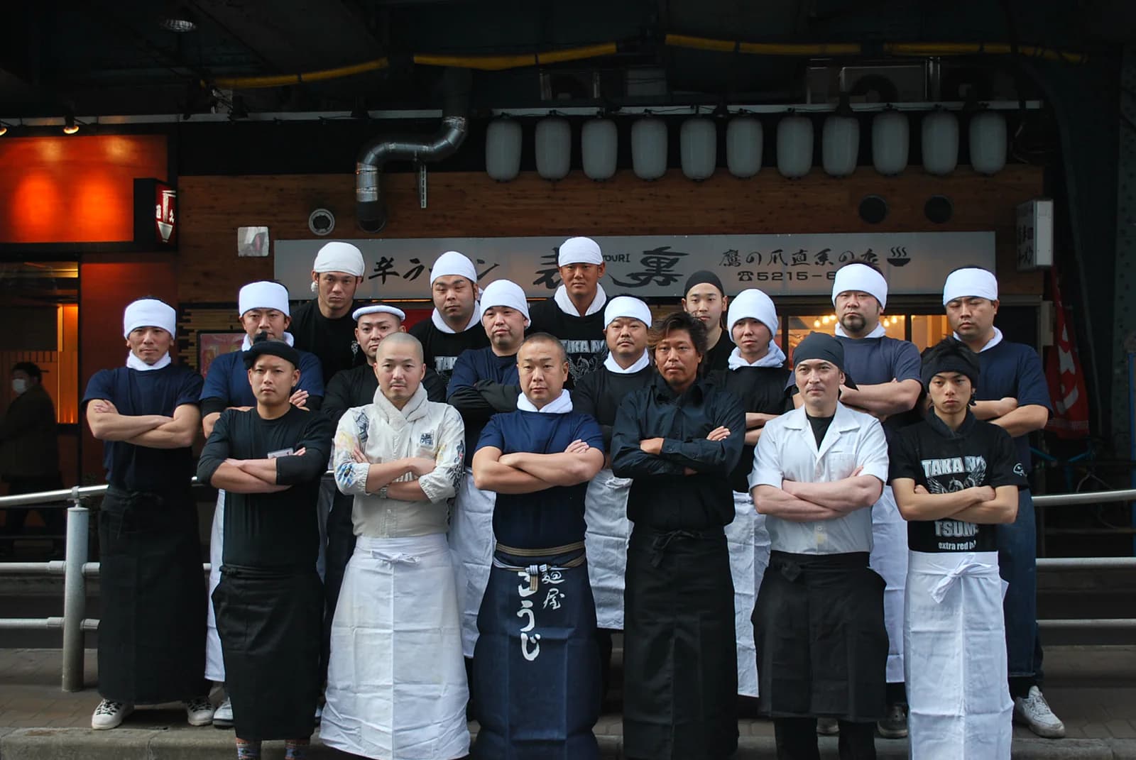 The chefs and disciples of the Menya Koji group